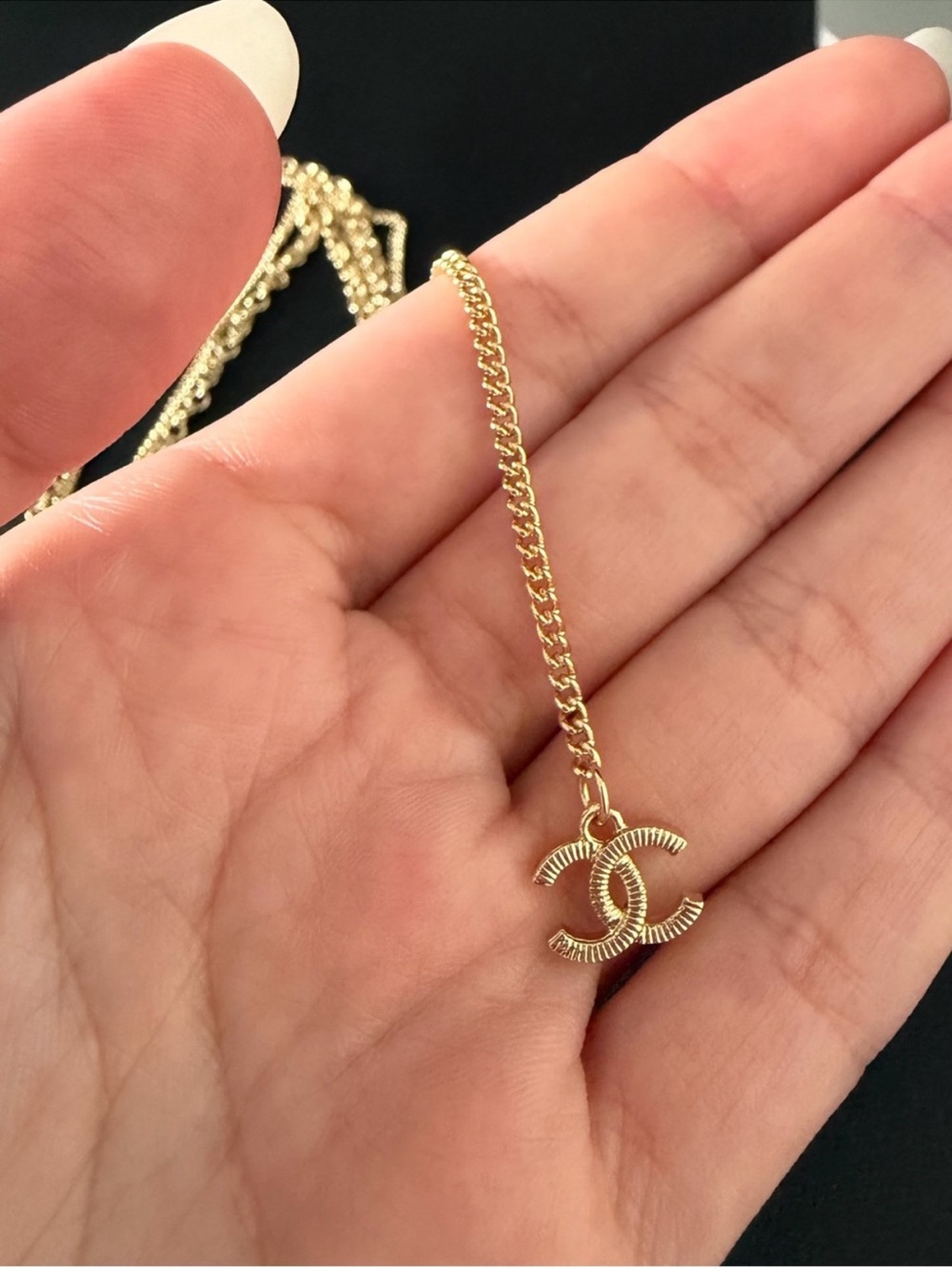 Chanel Gold Interlocking CC - Picture 5 of 9